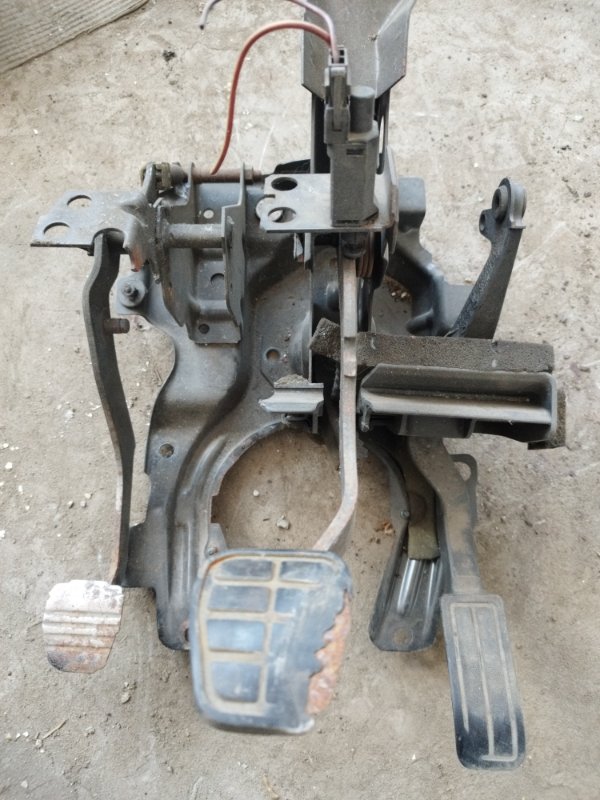 Блок педалей Volkswagen Passat B3