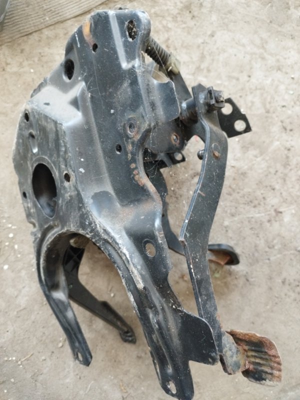 Блок педалей Volkswagen Passat B3