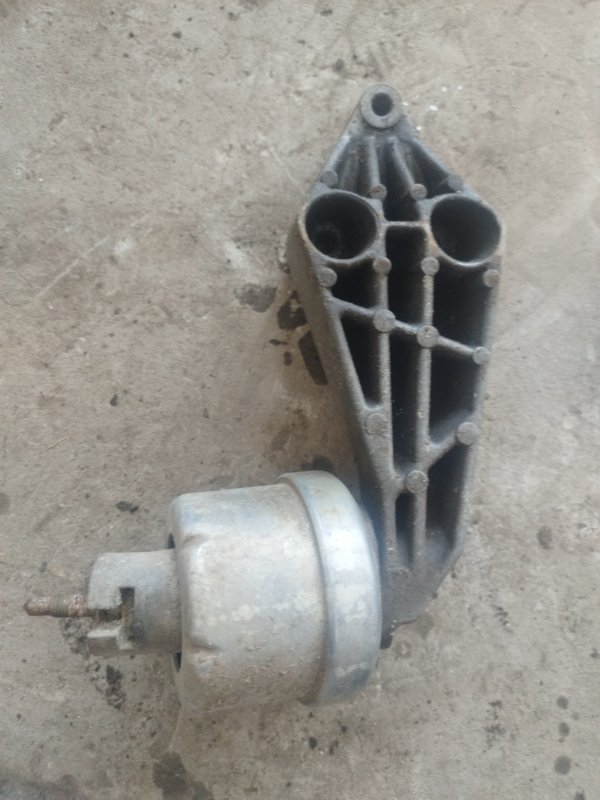 Кронштейн двигателя Opel Vectra B