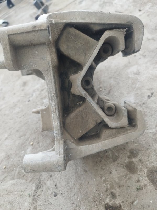 Подушка МКПП Opel Vectra B