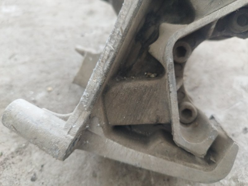Подушка МКПП Opel Vectra B