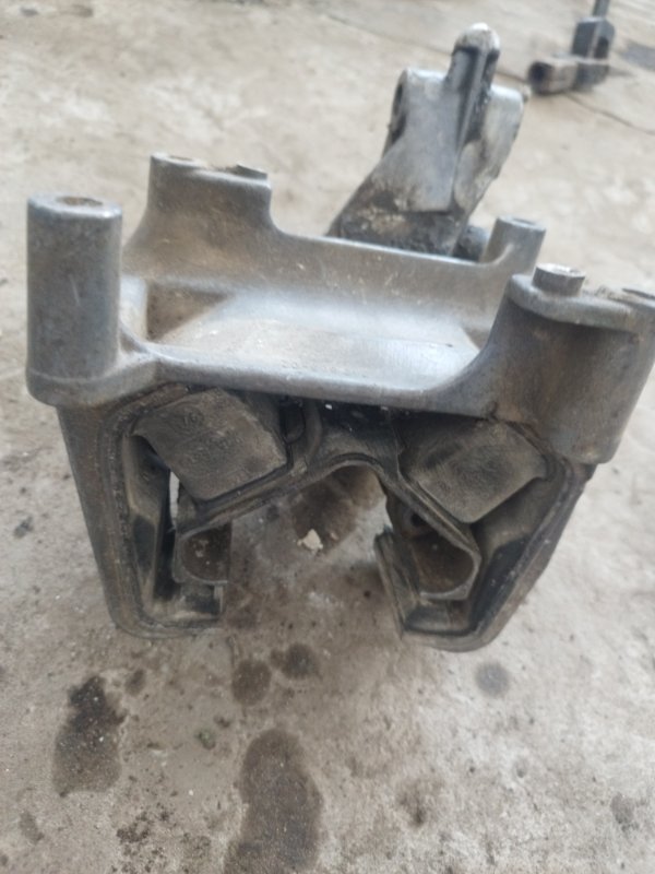 Подушка МКПП Opel Vectra B