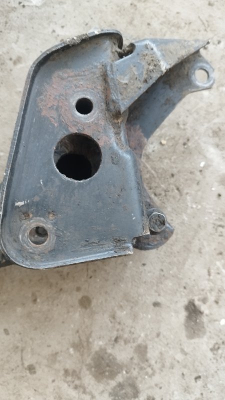 Подушка МКПП Volkswagen Passat B3