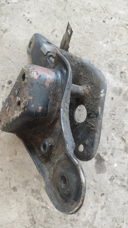 Подушка МКПП Volkswagen Passat B3