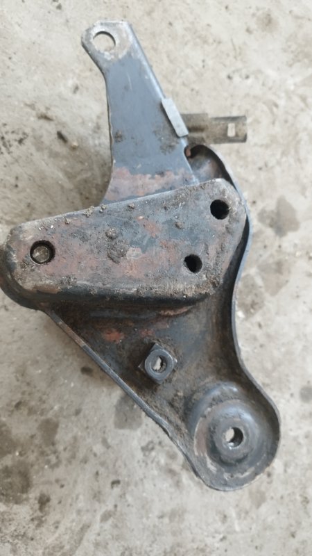 Подушка МКПП Volkswagen Passat B3