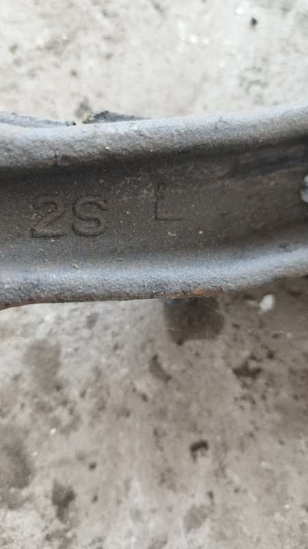 Кулак поворотный Toyota Camry ACV 40