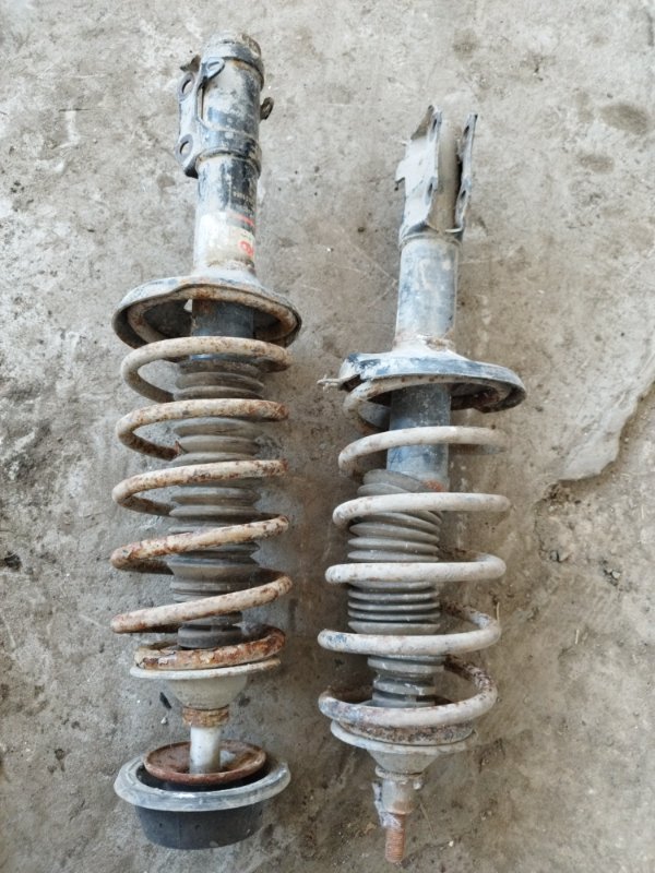 Стойка подвески Volkswagen Passat B3