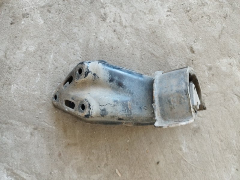 Подушка двигателя Volkswagen Passat B3