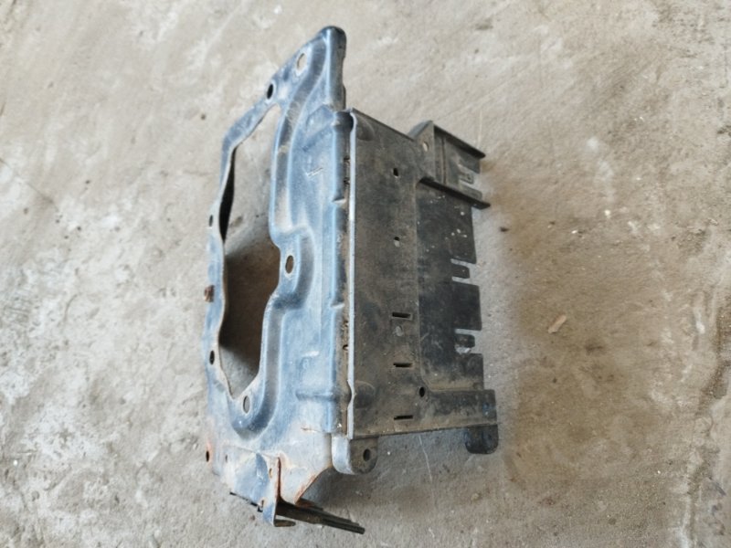 Подставка под аккумулятор Opel Vectra B