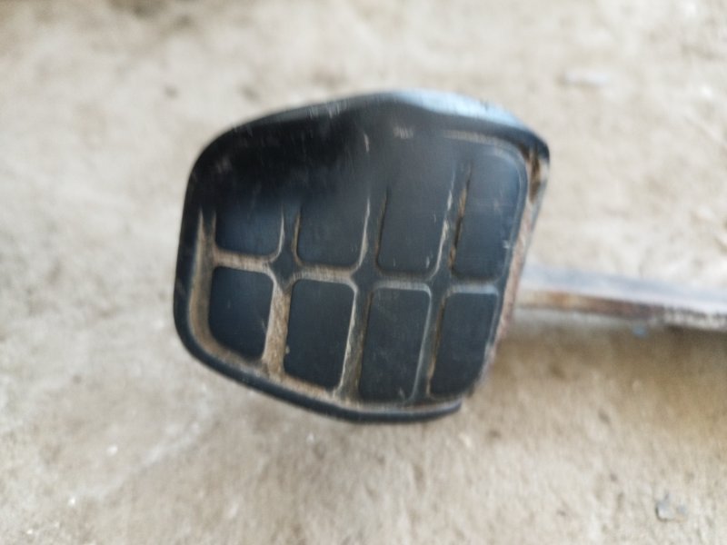 Педаль сцепления Volkswagen Passat B3