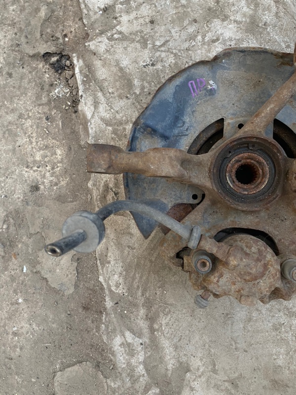 Кулак поворотный Volkswagen Golf 2