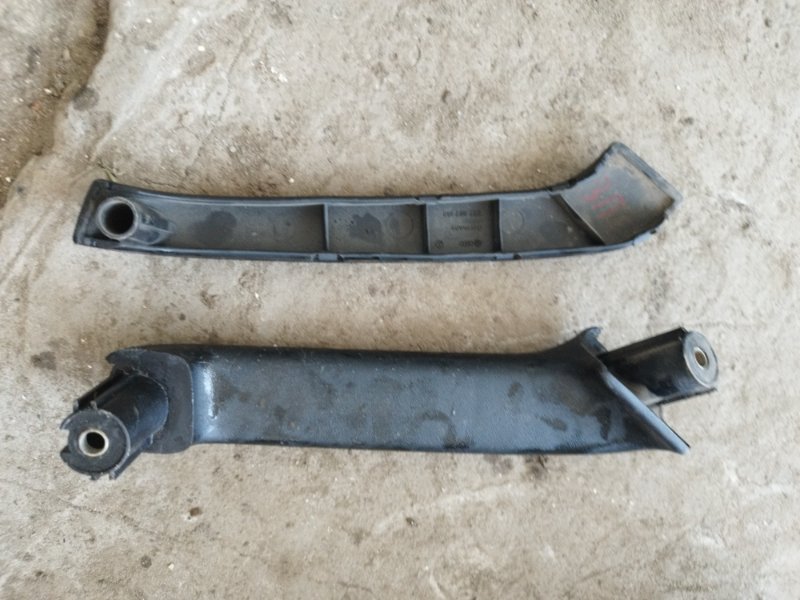 Ручка двери внутренняя Volkswagen Passat B3