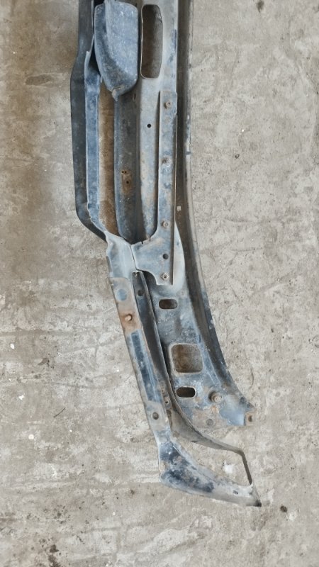 Рамка радиатора Volkswagen Passat B3
