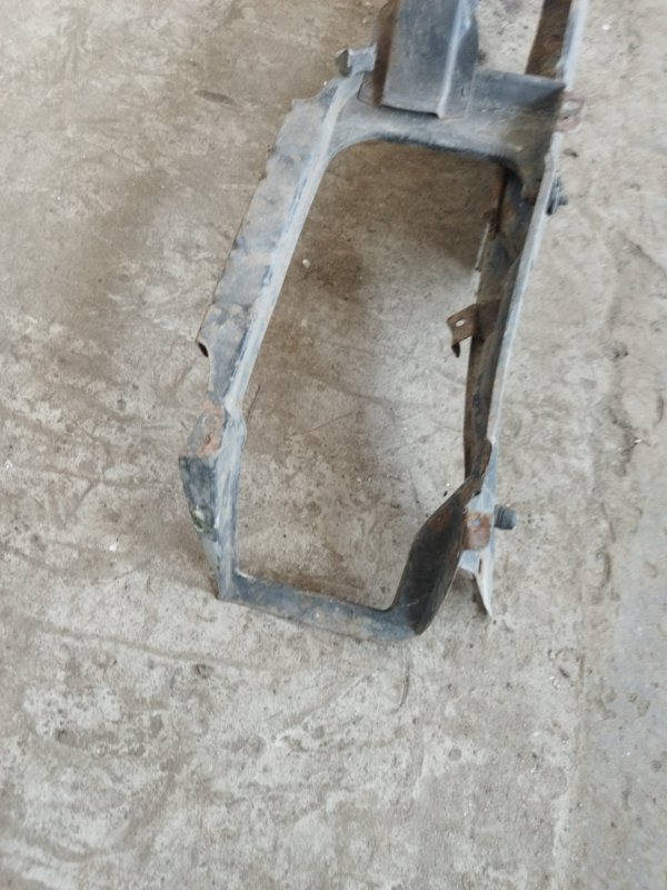 Рамка радиатора Volkswagen Passat B3