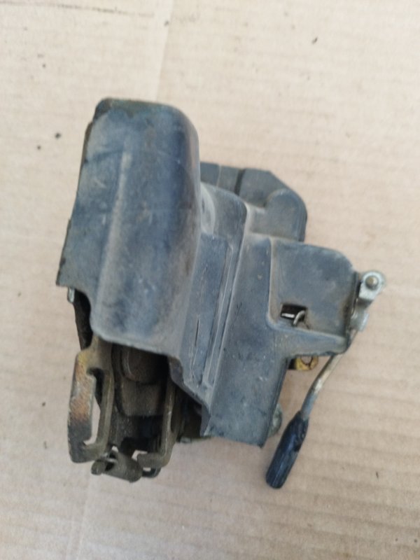Замок боковой двери Mercedes-Benz w123 1984
