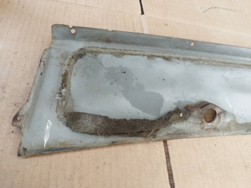Решетка под лобовое стекло Mercedes-Benz w123 1984