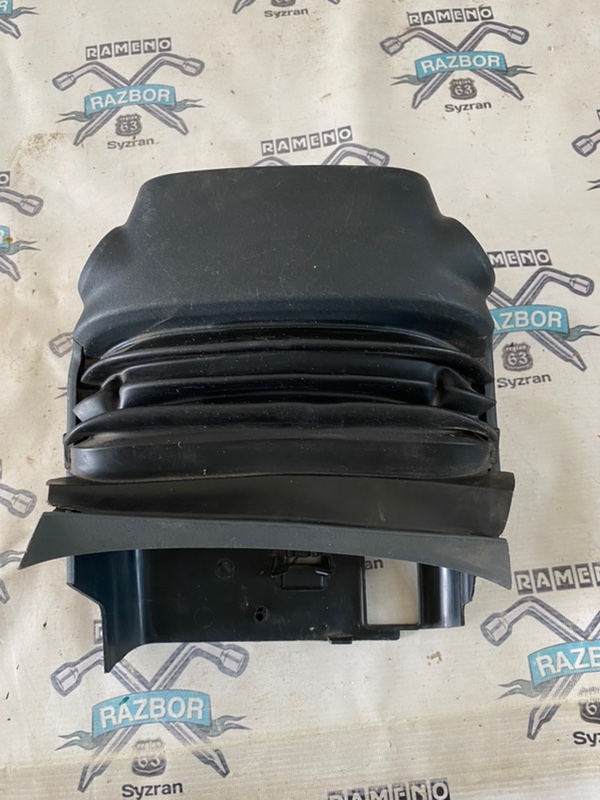 Кожух рулевой колонки Ford Fiesta