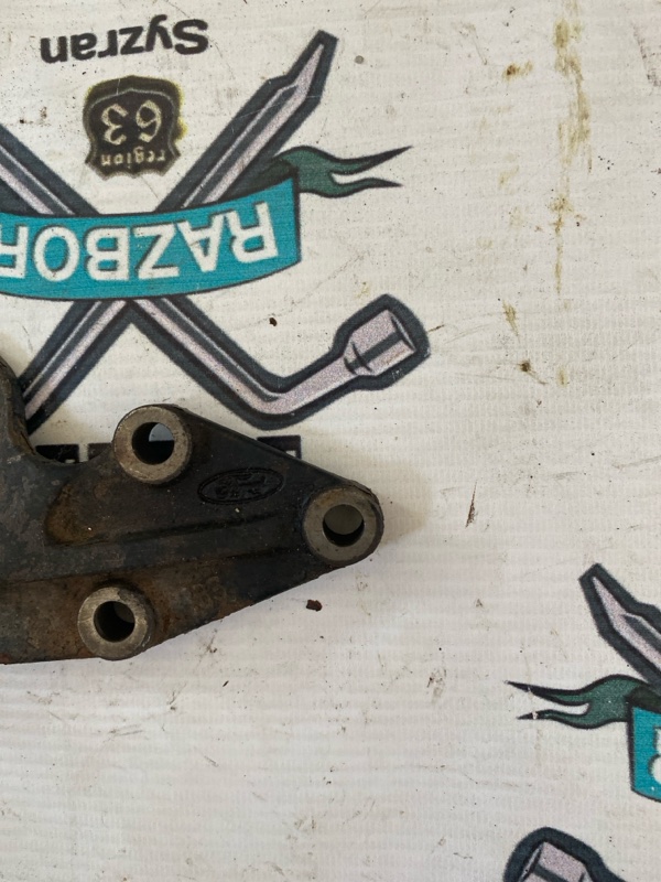 Кронштейн опоры двигателя Ford Fiesta