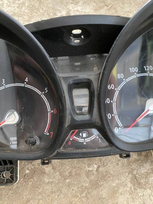 Панель приборов Ford Fiesta