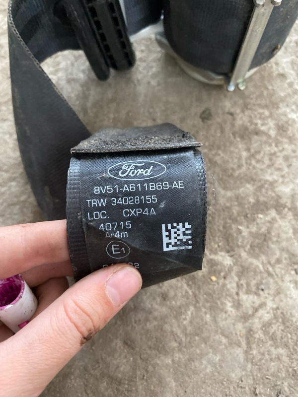 Ремень безопасности Ford Fiesta