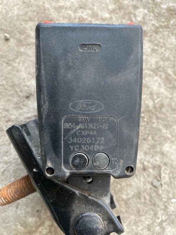 Замок ремня безопасности Ford Fiesta