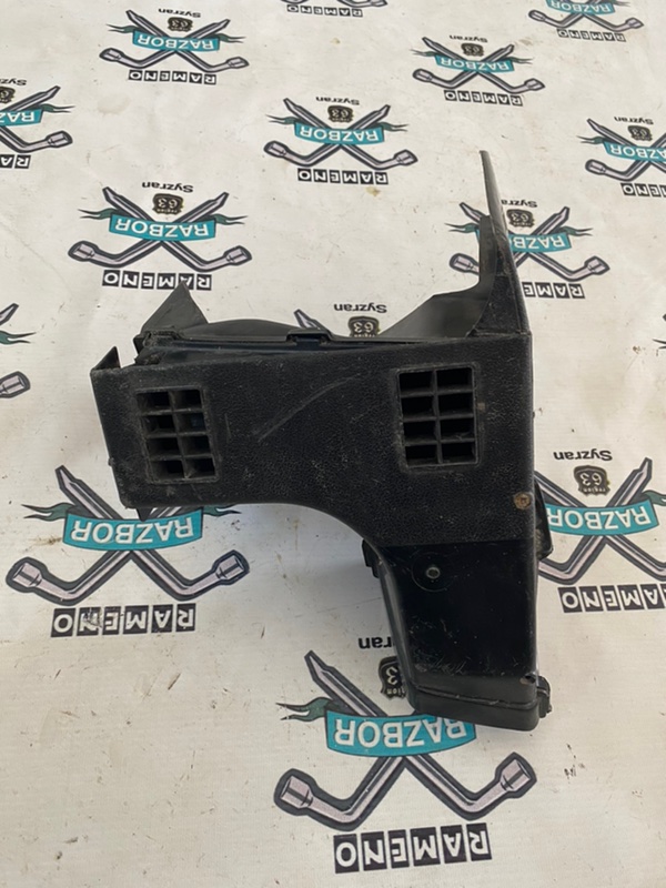 Воздухозаборник Volkswagen Golf 2