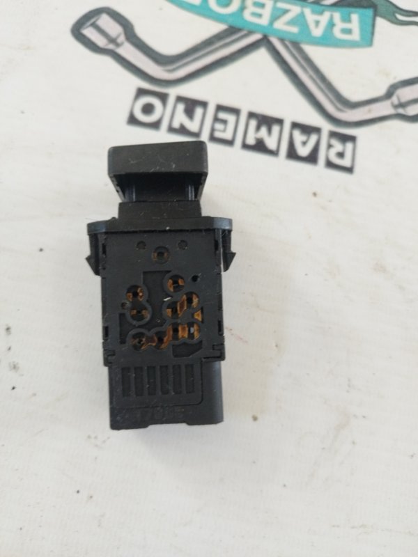 Кнопка аварийной сигнализации Chery Amulet a15