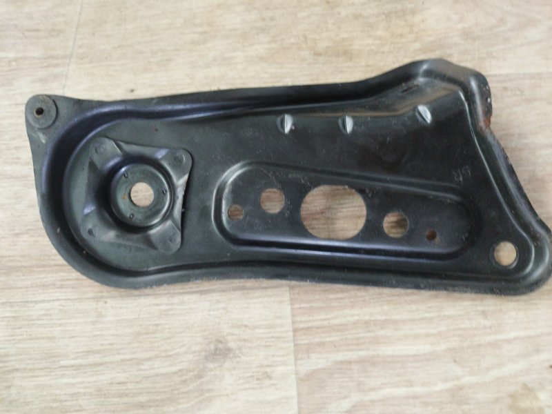 Крепление балки подвески Toyota Camry 2008 ACV 40