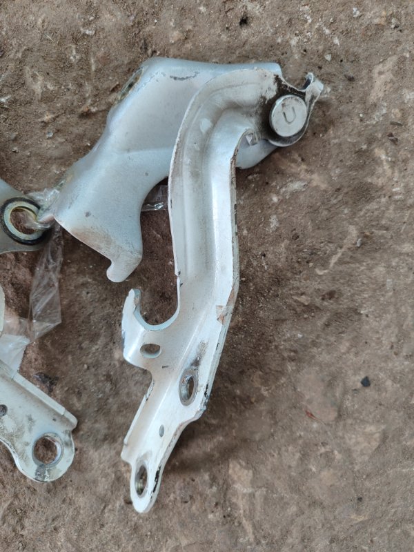 Петля капота Toyota Harrier 2006 2
