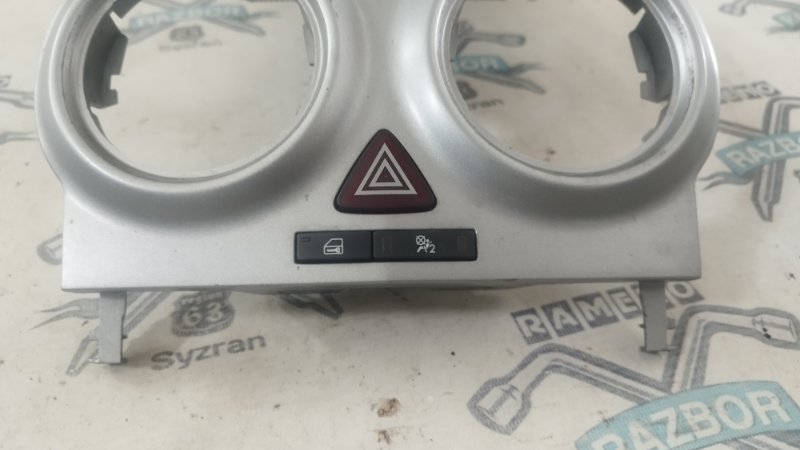 Накладка центральной консоли Opel Corsa 2010 D