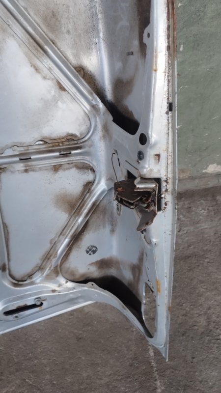 Крышка багажника Lada 2110