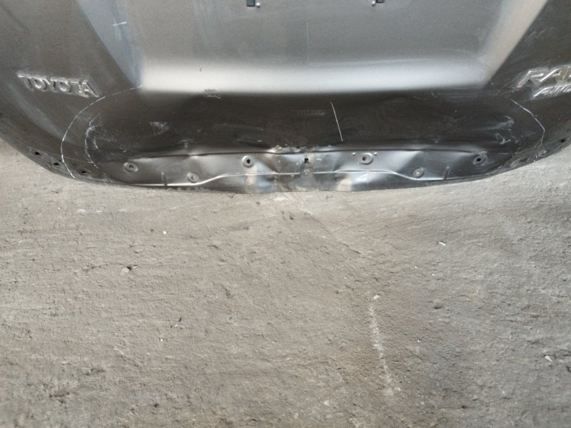 Крышка багажника TOYOTA RAV4