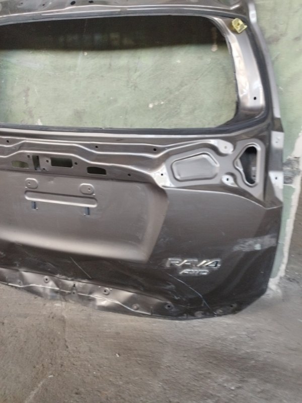Крышка багажника TOYOTA RAV4