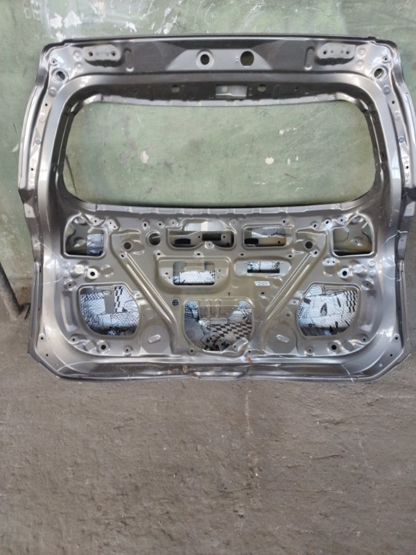 Крышка багажника TOYOTA RAV4