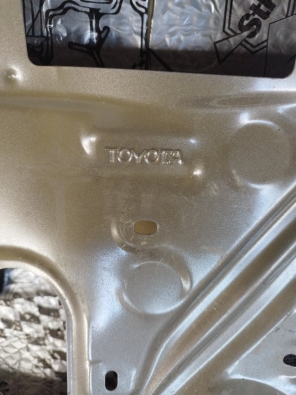 Крышка багажника TOYOTA RAV4