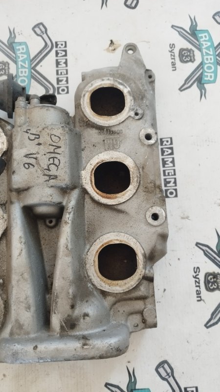 Коллектор впускной Opel Omega