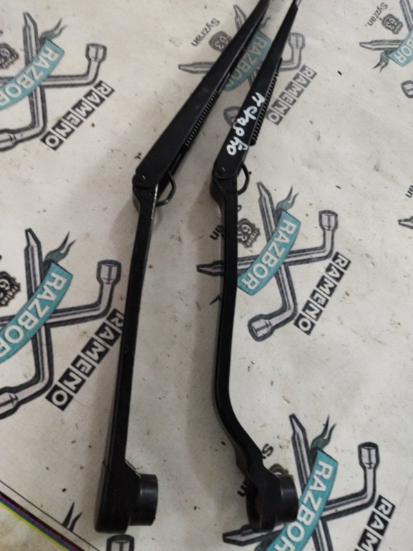 Щёткодержатель поводок Subaru Impreza