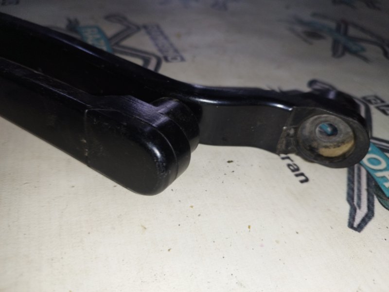 Щёткодержатель поводок Subaru Impreza