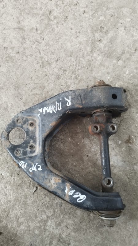 Рычаг подвески верхний Toyota Surf 130