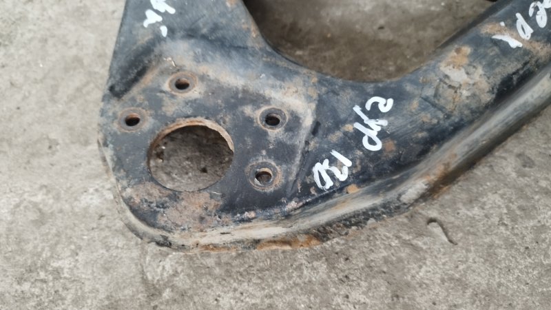 Рычаг подвески верхний Toyota Surf 130
