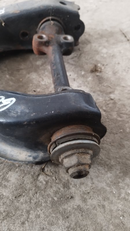 Рычаг подвески верхний Toyota Surf 130