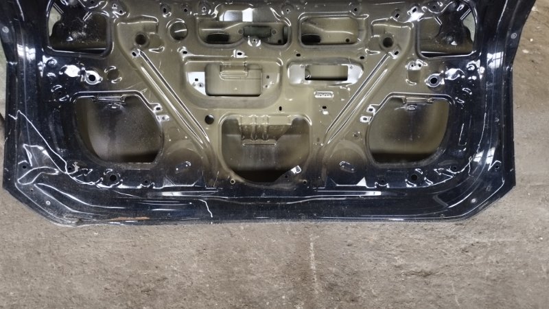 Крышка багажника Toyota RAV4