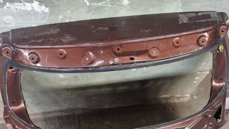 Крышка багажника Toyota RAV4