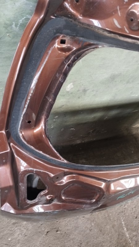 Крышка багажника Toyota RAV4