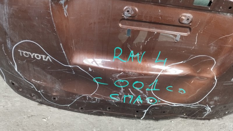 Крышка багажника Toyota RAV4