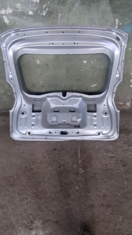 Крышка багажника Lada XRAY