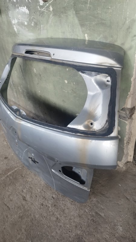 Крышка багажника Mazda 5