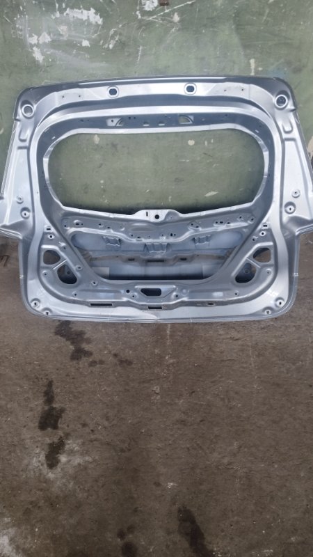 Крышка багажника Mazda 5