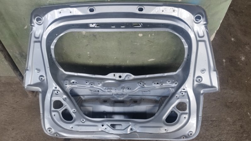 Крышка багажника Mazda 5