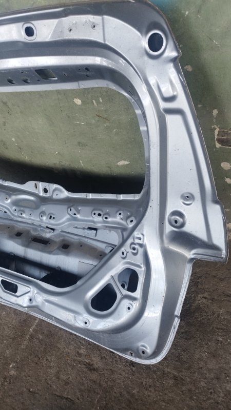 Крышка багажника Mazda 5
